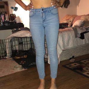 5 for $25❣️Light Washed Skinny Jeans